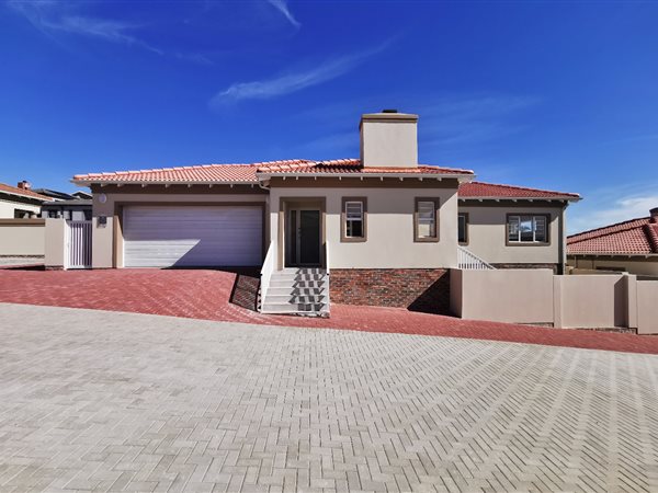 3 Bedroom Townhouse 3 Bedroom Townhouse