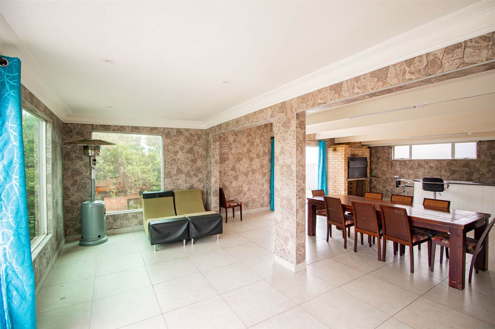 4 Bed House in Myburgh Park photo number 14