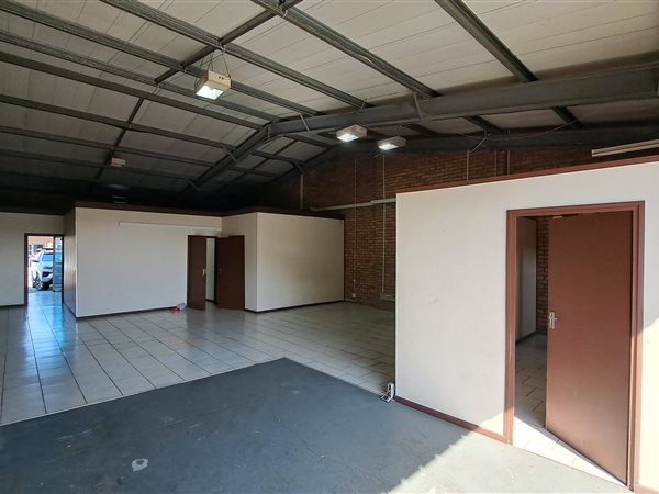 161  m² Industrial space