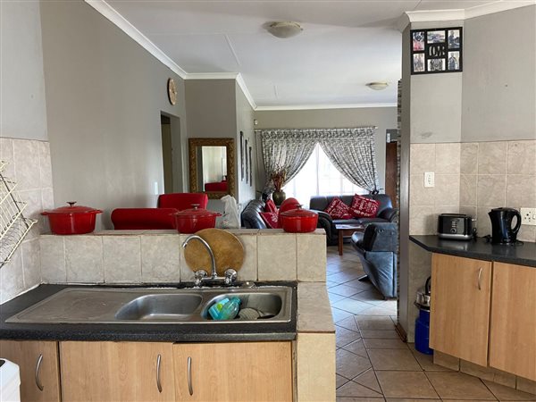 2 Bed House in Middelburg South
