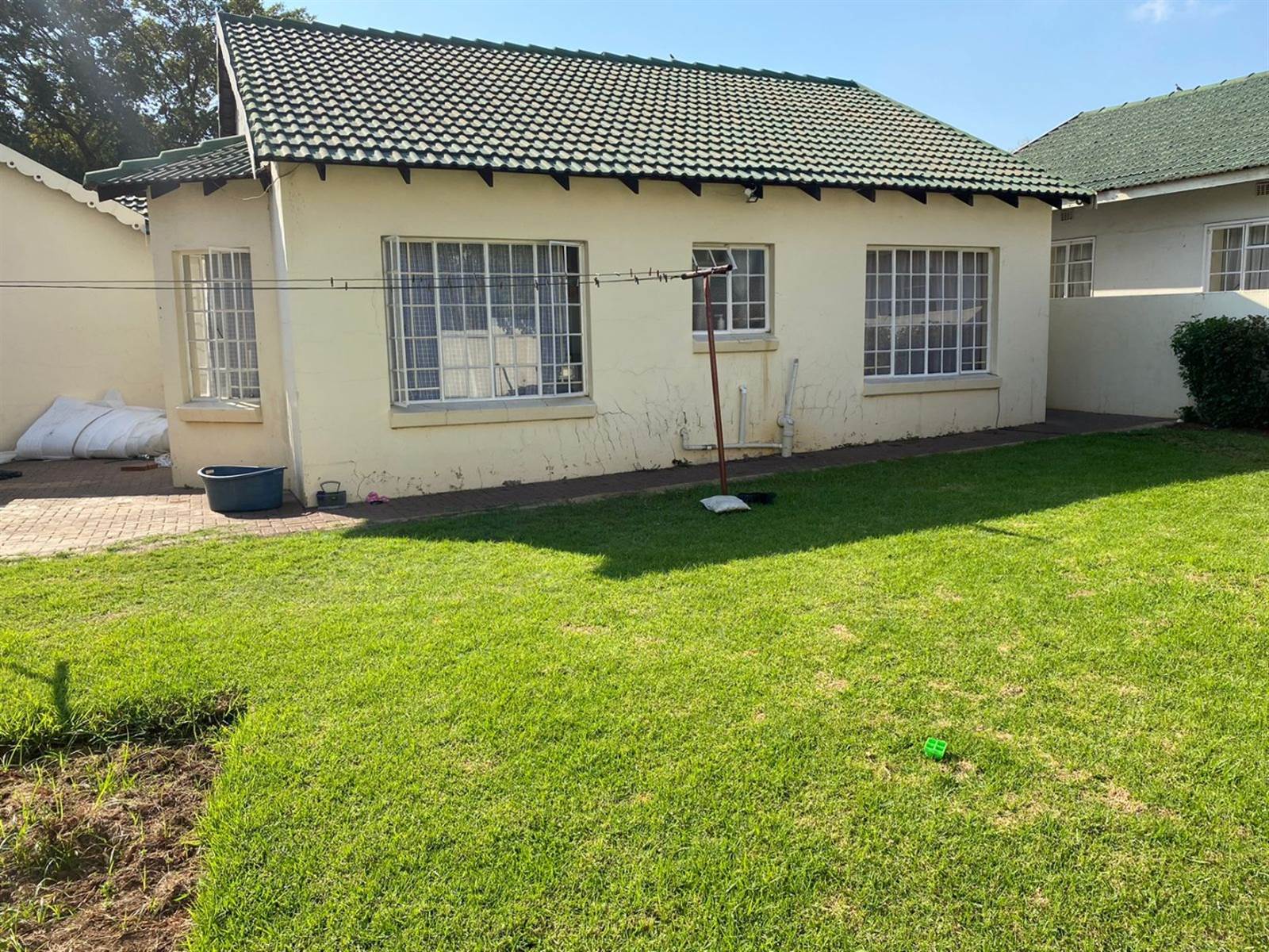 2 Bed House in Middelburg South photo number 11