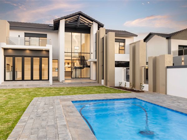 4 Bedroom House 4 Bedroom House