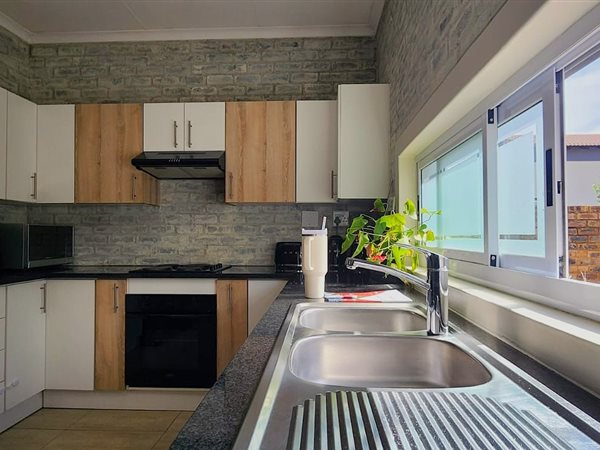 4 Bedroom Townhouse 4 Bedroom Townhouse