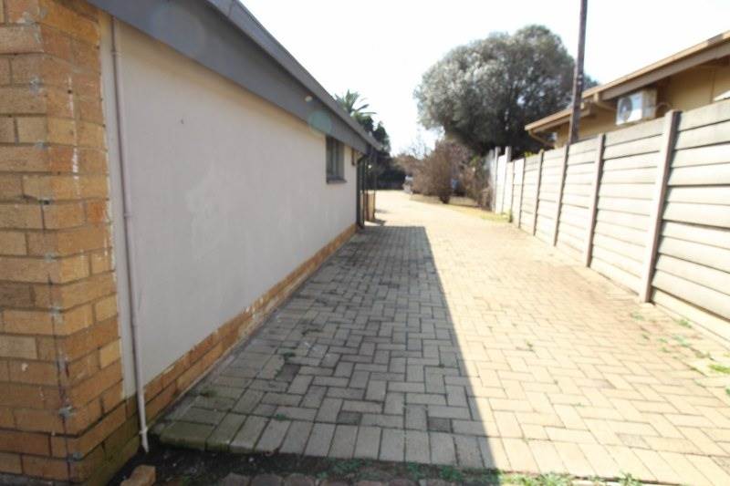 5 Bed House in Potchefstroom Central photo number 23
