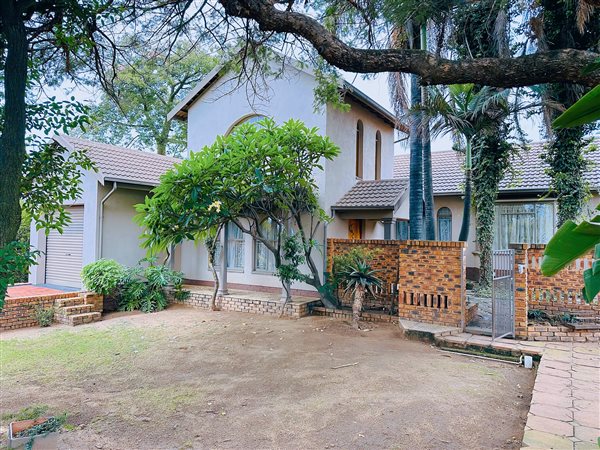 4 Bedroom House 4 Bedroom House
