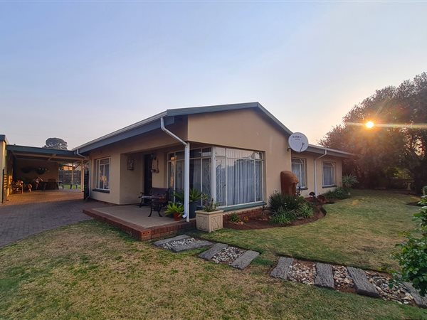 4 Bedroom House 4 Bedroom House