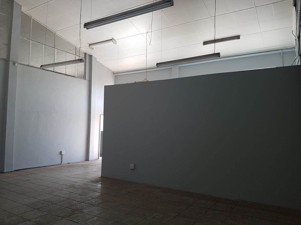 400  m² Commercial space in Bloemfontein photo number 2