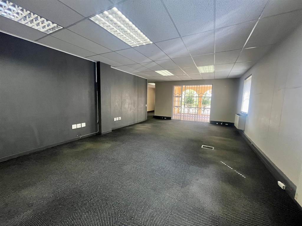 80  m² Office Space in Craighall photo number 9