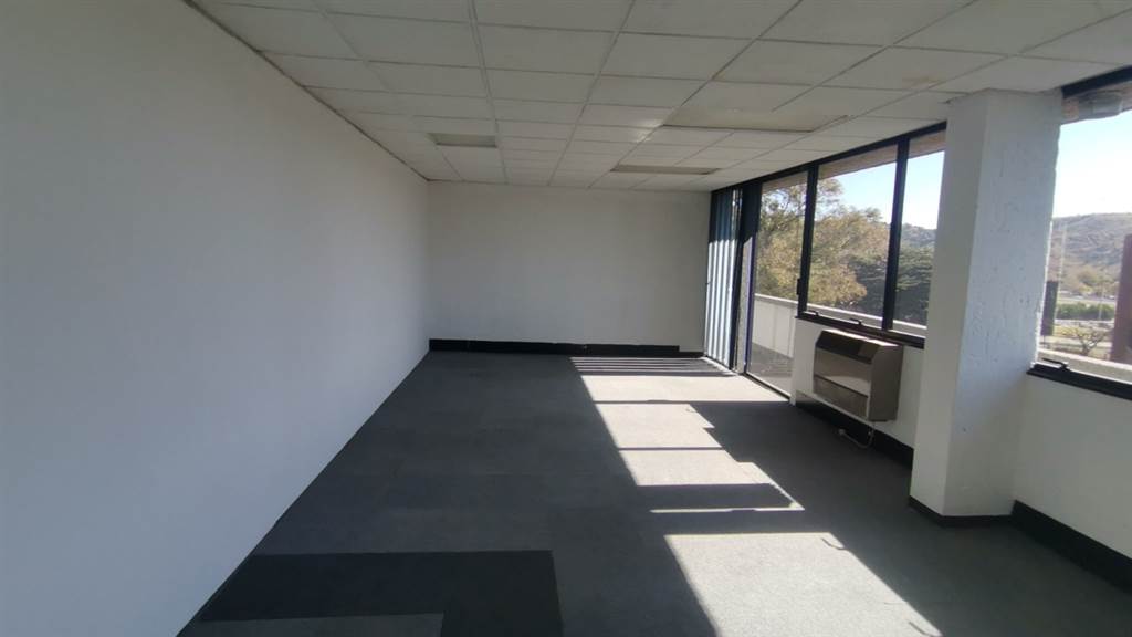 200  m² Commercial space in Bedfordview photo number 10