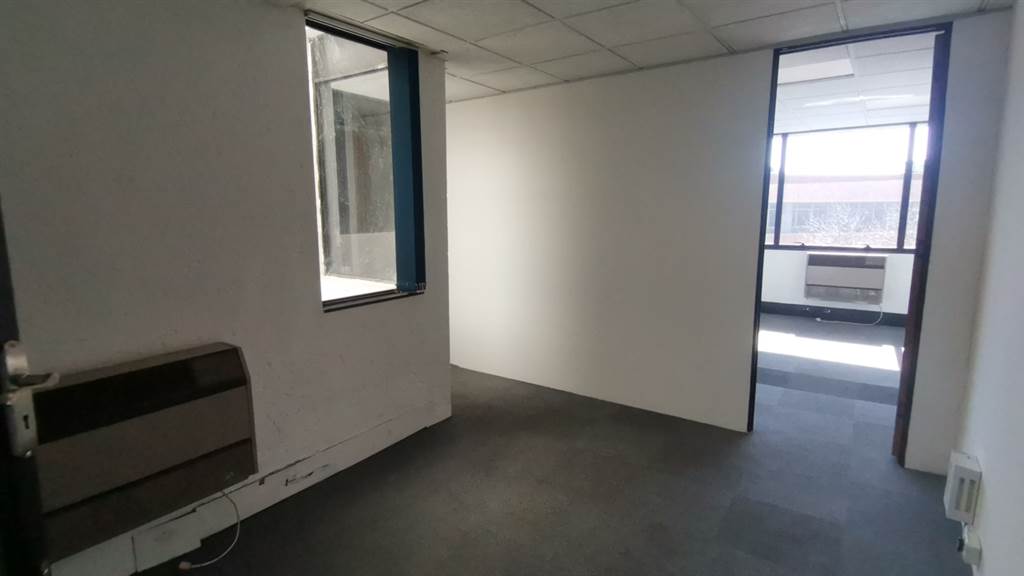 200  m² Commercial space in Bedfordview photo number 5