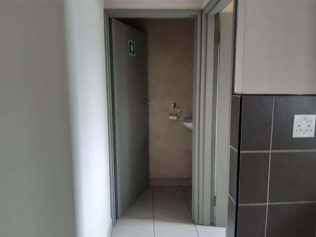 77  m² Commercial space in Polokwane Central photo number 11