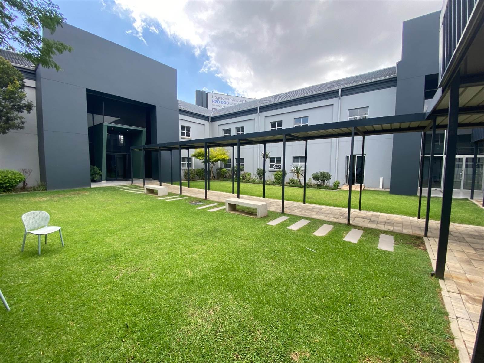 143  m² Commercial space in Halfway Gardens photo number 9