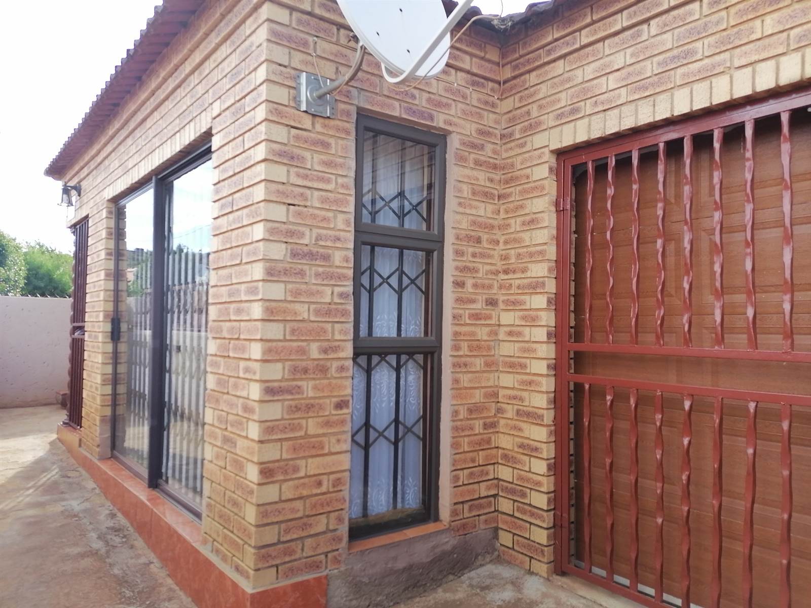 3 Bed House in Orange Farm photo number 1