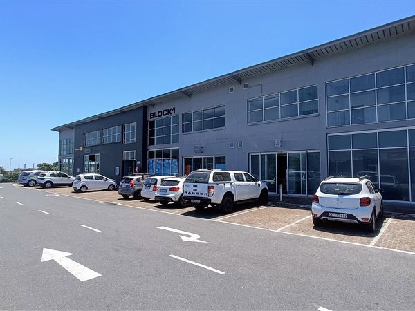 114  m² Commercial space in Paarden Eiland