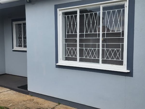 2 Bedroom House 2 Bedroom House