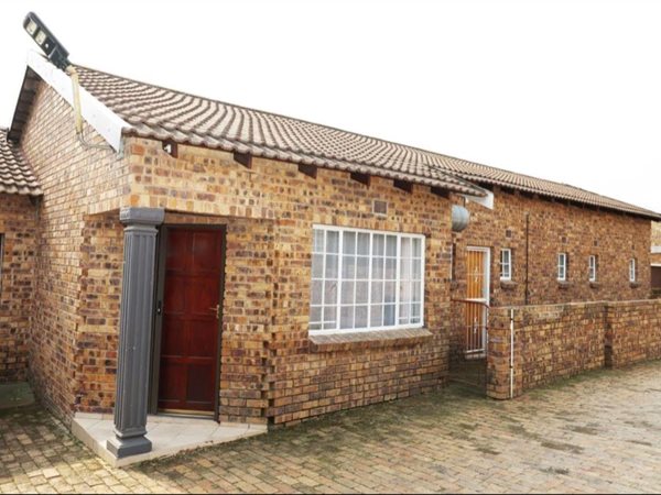 3 Bed Townhouse in Piet Retief