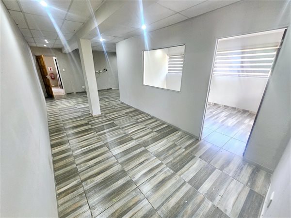 49  m² Commercial space