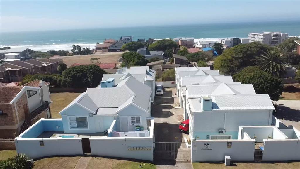 3 Bed Townhouse in Jeffreys Bay photo number 24