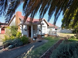 4 Bed House in Schuinshoogte