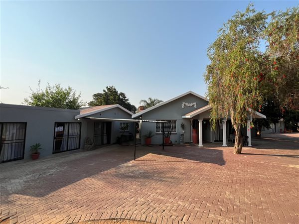 17 Bedroom House 17 Bedroom House