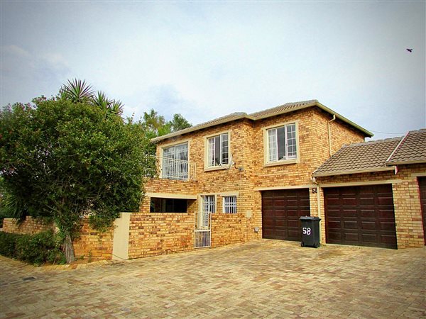 3 Bed Townhouse in Olivedale