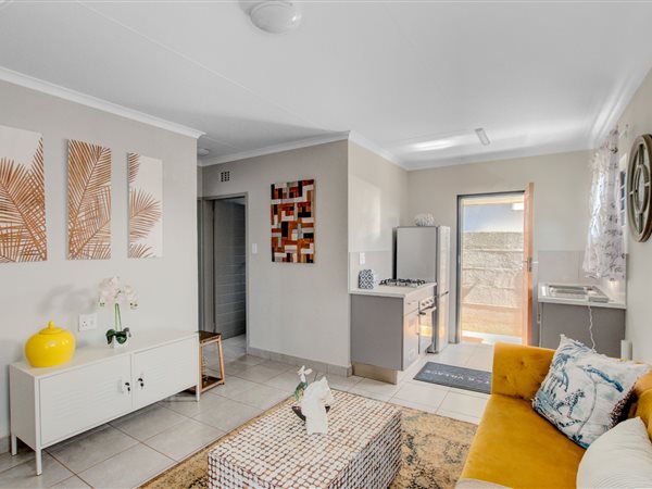 2 Bedroom House 2 Bedroom House