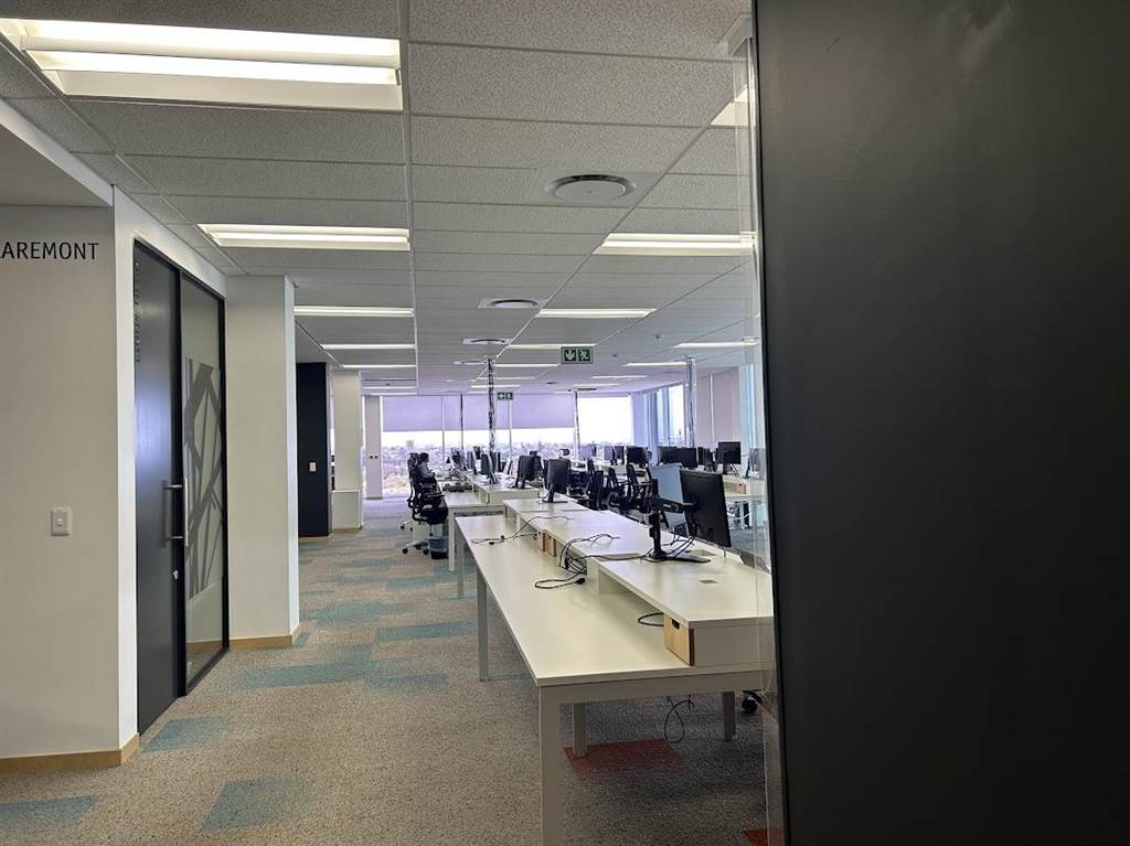 1367  m² Office Space in Claremont photo number 17
