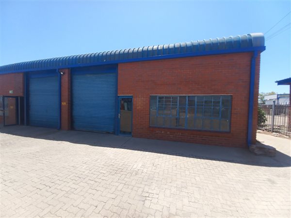 350  m² Commercial space