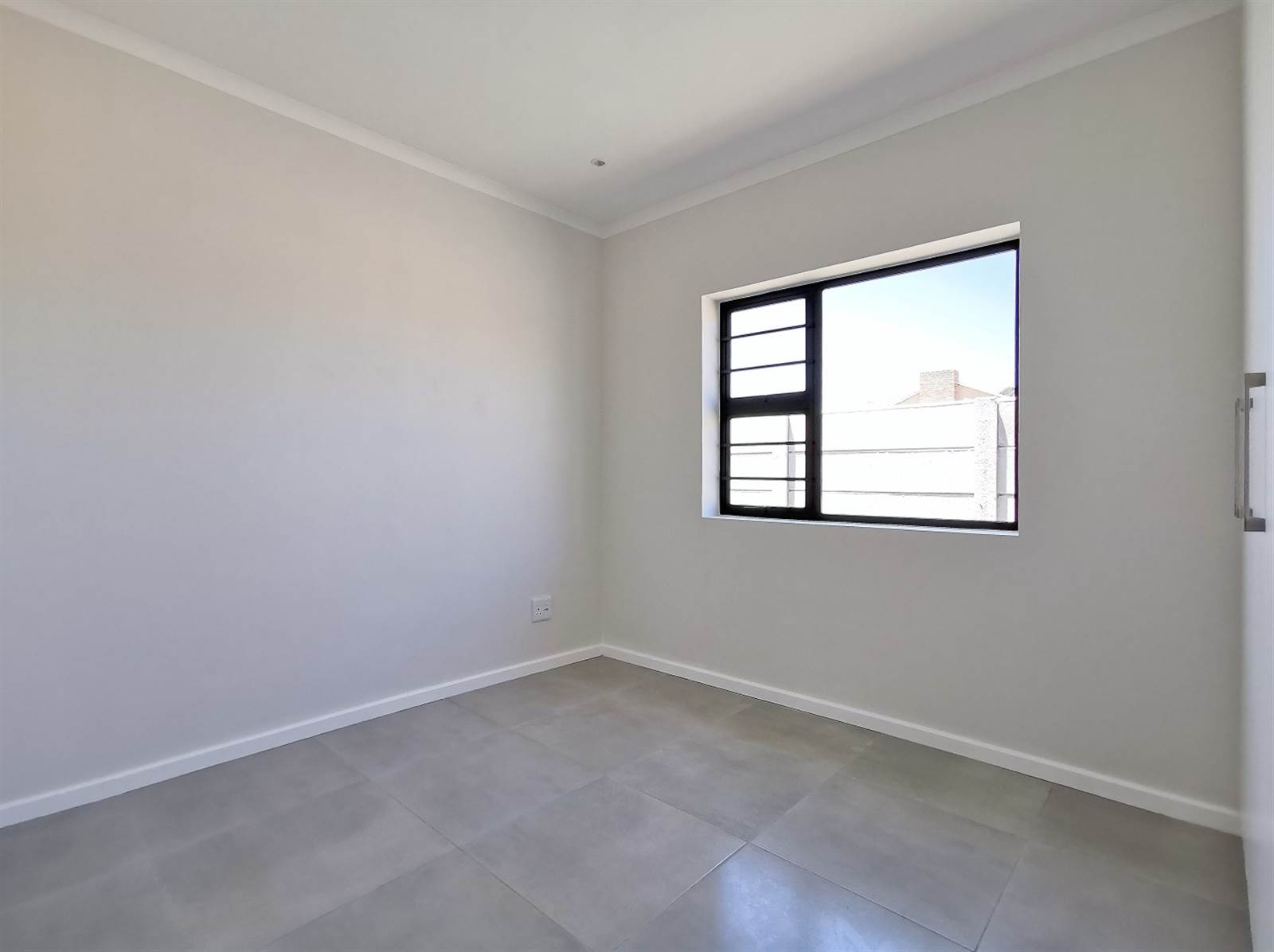 3 Bed Townhouse in Glenroy Park photo number 21