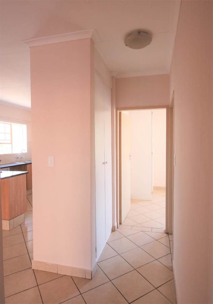 2 Bed Apartment in Hazeldean (Silverlakes Surroundings) photo number 18