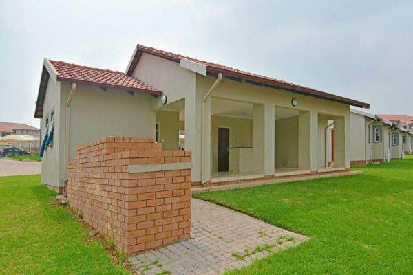 2 Bed House in Duvha Park photo number 4