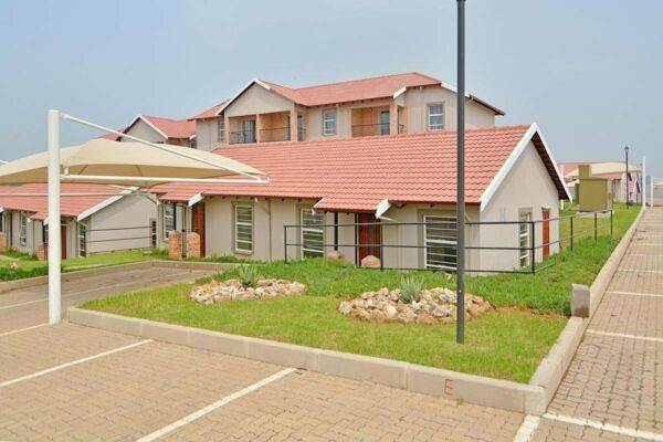 2 Bed House in Duvha Park photo number 3