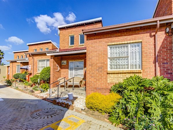 2 Bedroom Townhouse 2 Bedroom Townhouse