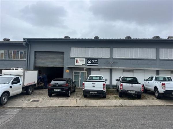 606  m² Industrial space in Neave