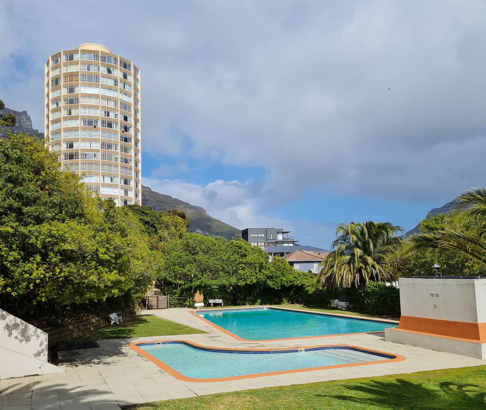 2 Bed Apartment in Vredehoek photo number 29