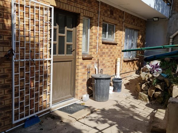 2 Bedroom Garden Cottage 2 Bedroom Garden Cottage