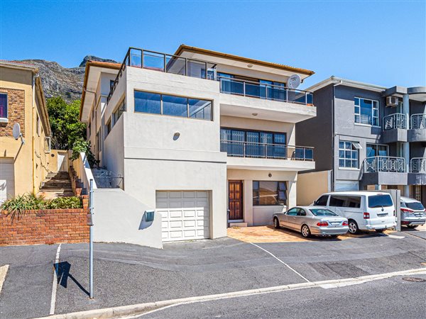 7 Bed House in Walmer Estate