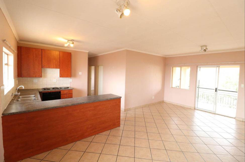 2 Bed Apartment in Country View photo number 5