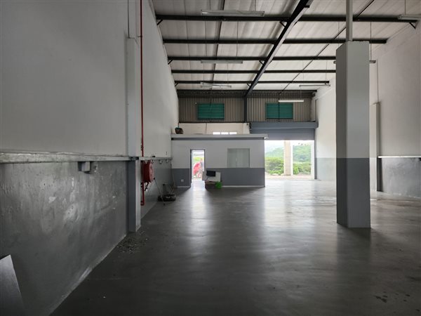 230  m² Industrial space