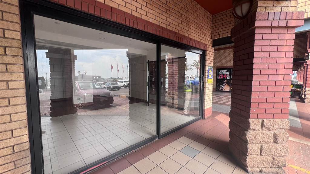 70  m² Commercial space in Krugersdorp Central photo number 5