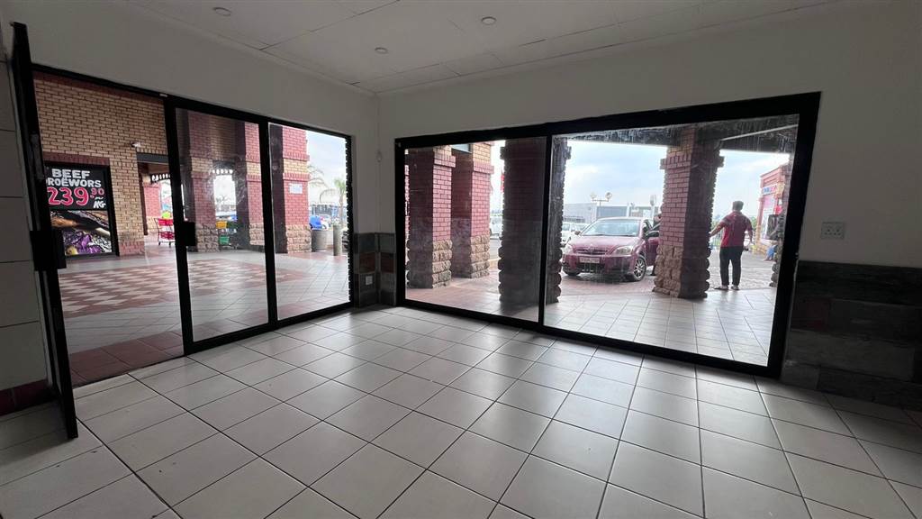70  m² Commercial space in Krugersdorp Central photo number 9