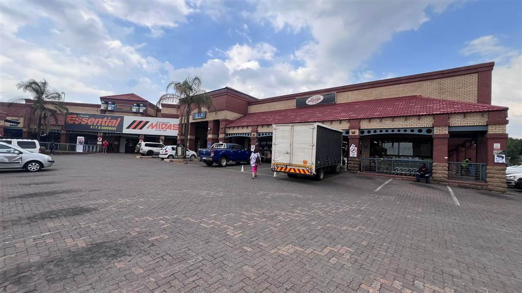 70  m² Commercial space in Krugersdorp Central photo number 2