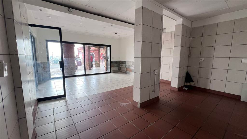 70  m² Commercial space in Krugersdorp Central photo number 10