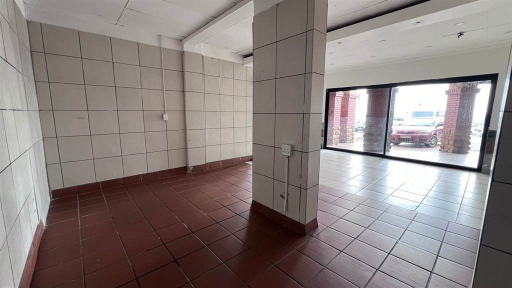 70  m² Commercial space in Krugersdorp Central photo number 11