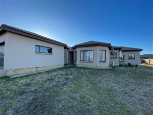 4 Bed House in Amajuba Park
