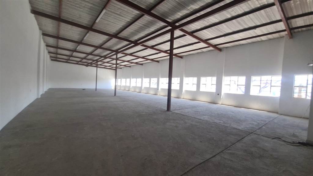 200  m² Commercial space in Pretoria Central photo number 11