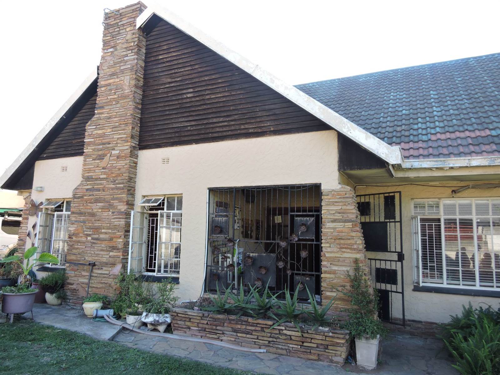 3 Bed House in Rustenburg North photo number 5