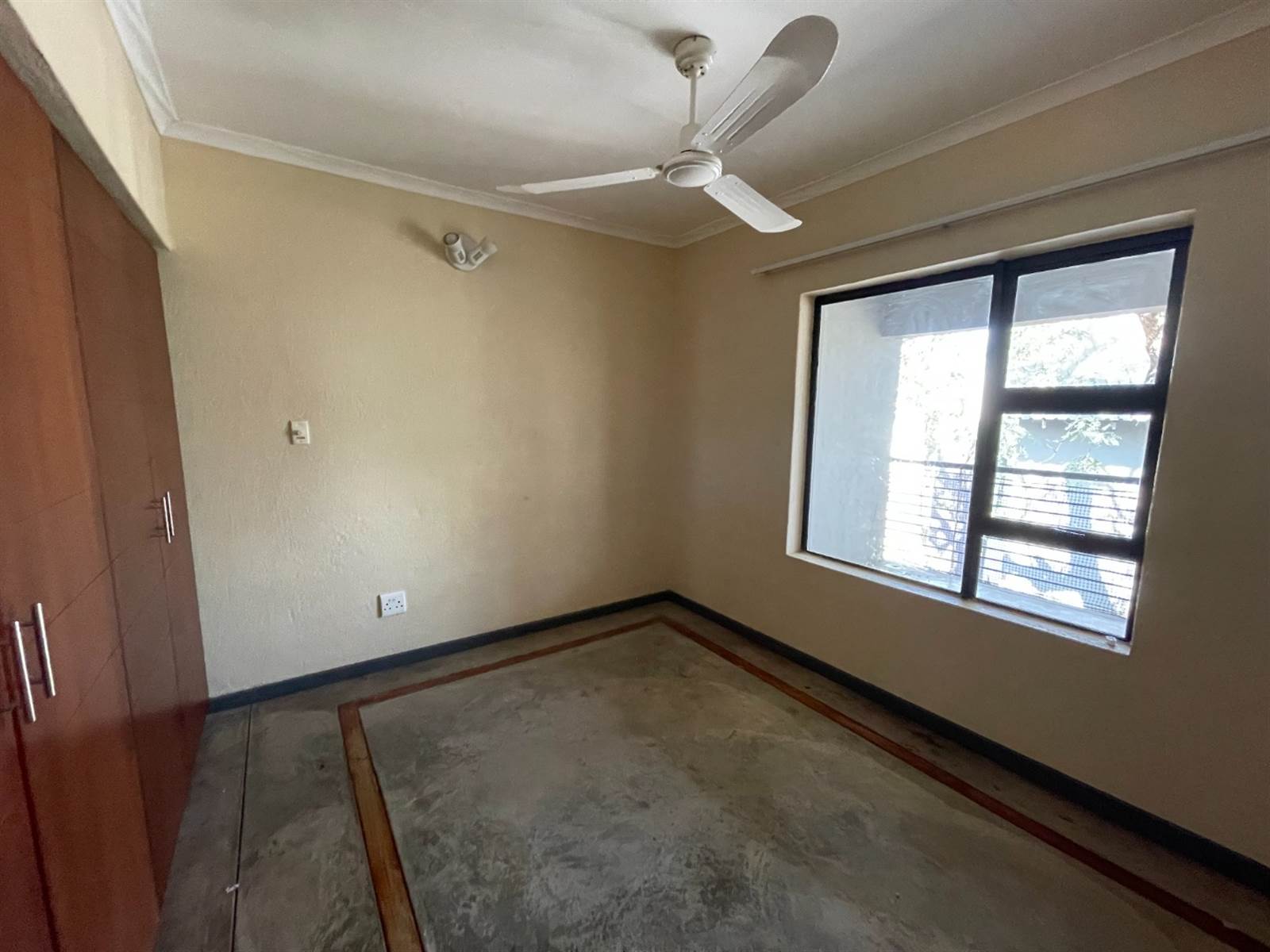 2 Bed Apartment in Hoedspruit photo number 8