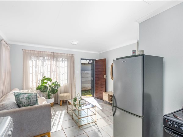 2 Bedroom House 2 Bedroom House