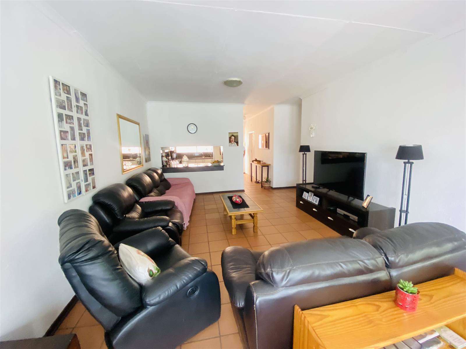 3 Bed Apartment in New Redruth photo number 5